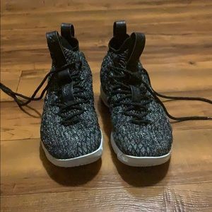 LEBRON 15 'ASHES